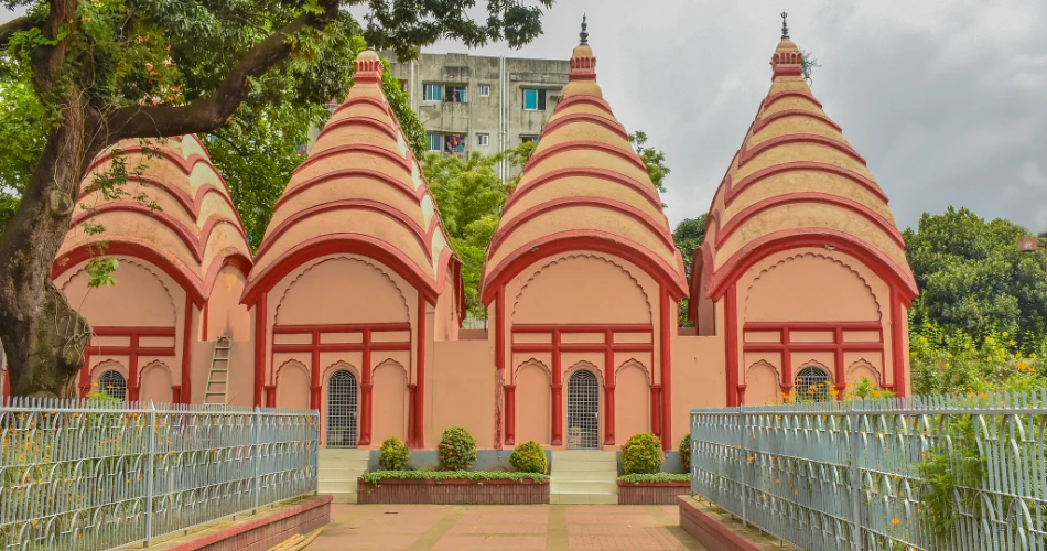 Top Attractions in Dhaka, Bangladesh: Explore the City’s Heritage and Heartbeat